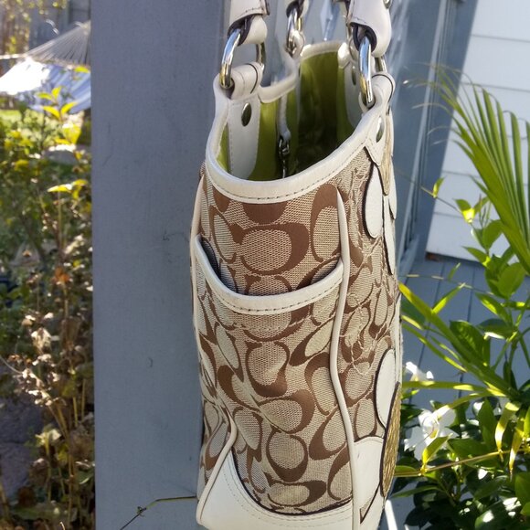 Coach F14724 Limited Edition Signature Bleecker Daisy Tote Bag Purse - Picture 3 of 11